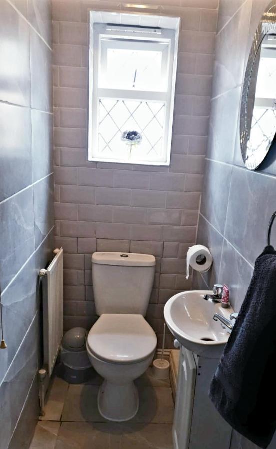 Apartment With Private Hot Tub, Sauna, Ice Bath, Gym Rainham  Esterno foto